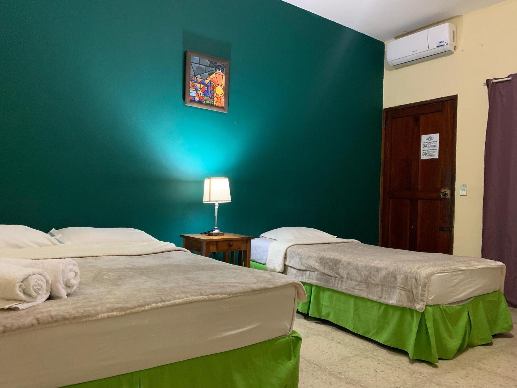 Hostal Fachente León 外观 照片